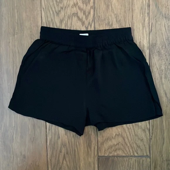 Wilfred Free Short - Picture 1 of 5